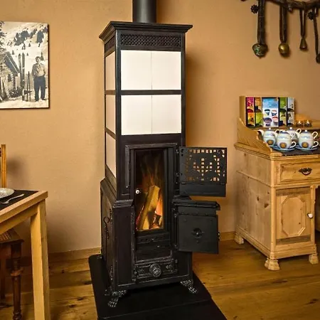 Chesa Staila לינה וארוחת בוקר 4*