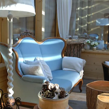 לינה וארוחת בוקר Chesa Staila