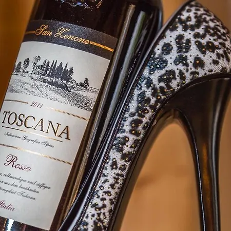 לינה וארוחת בוקר Chesa Staila 4*