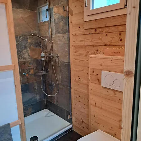 לינה וארוחת בוקר Chesa Staila