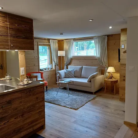 Chesa Staila לינה וארוחת בוקר 4*