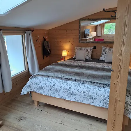 לינה וארוחת בוקר Chesa Staila לה פונט-שמוס-סאז'