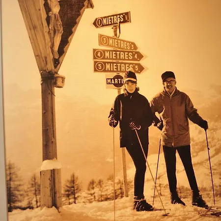 Chesa Staila לינה וארוחת בוקר 4*