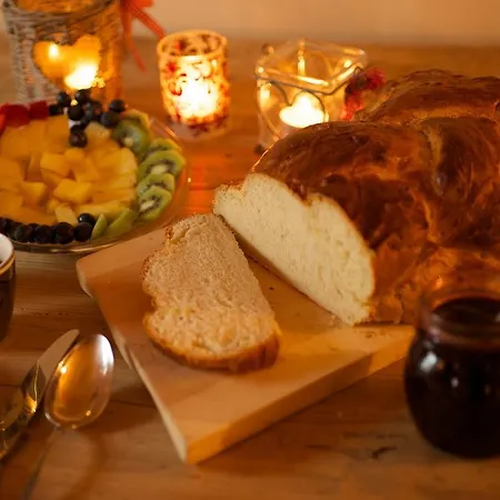 Chesa Staila לינה וארוחת בוקר 4*