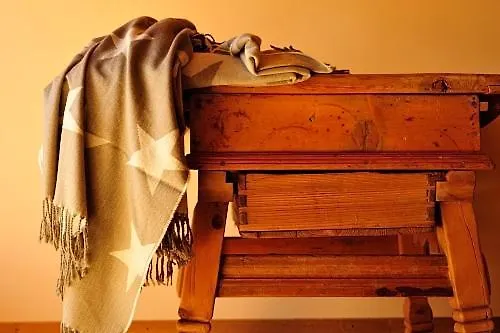 Bed & Breakfast Chesa Staila 4*