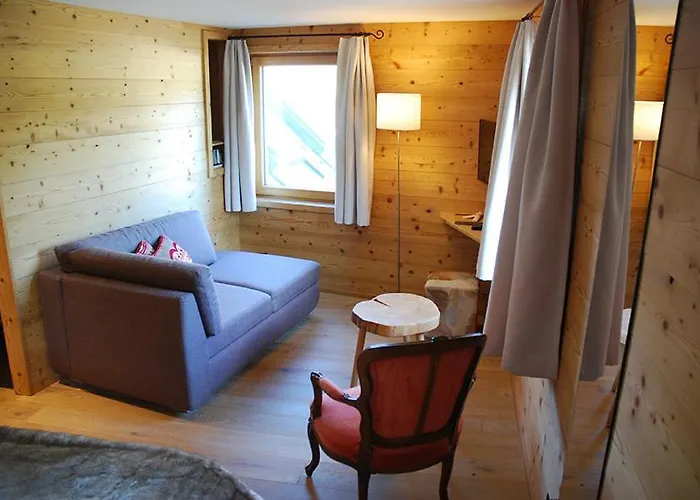 Chesa Staila فندق مبيت وإفطار 4*